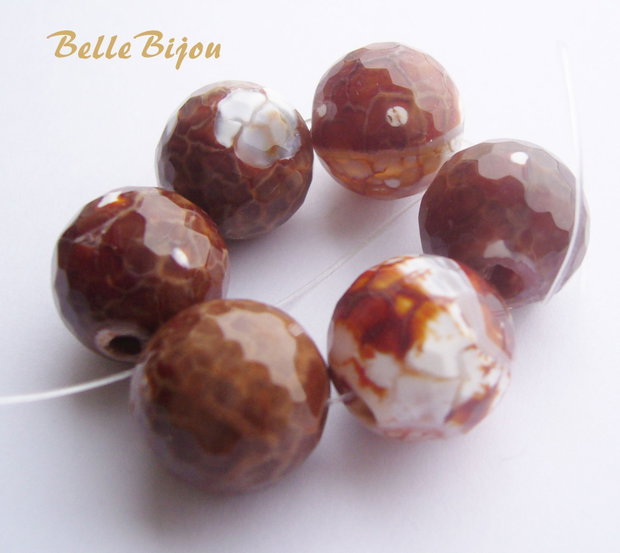 Agate fatetate alb-caramizii aprox 14 mm