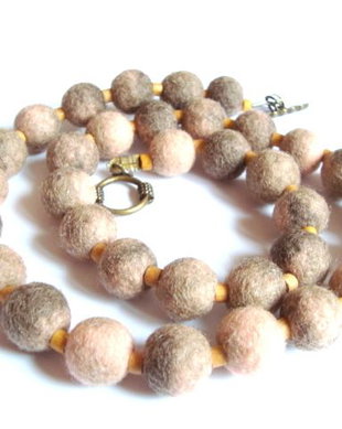 Beige necklace