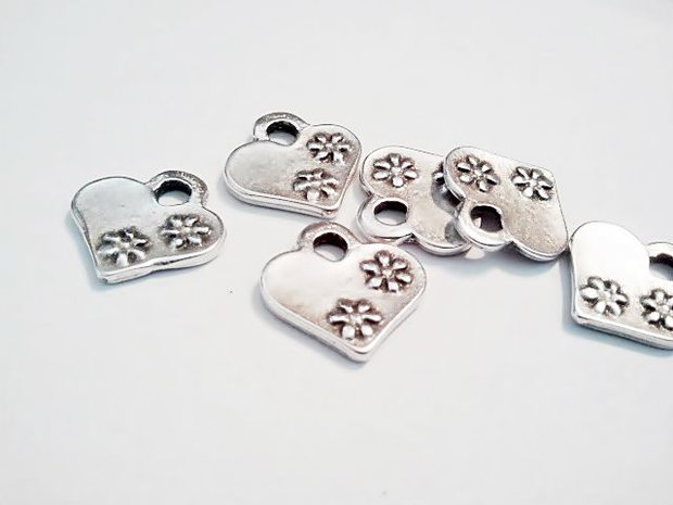 Charm zamac placat argint antichizat inima 17x17mm