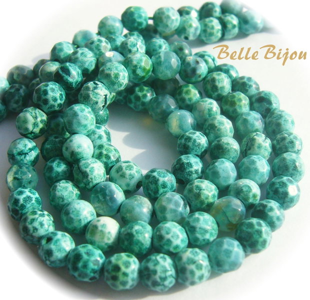 (10 b) Agate fatetate in nuante degrade de verde intens aprox 4 mm