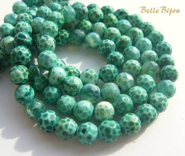 (10 b) Agate fatetate in nuante degrade de verde intens aprox 4 mm