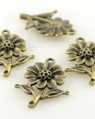 M749 Charms bronz floare 27x20mm
