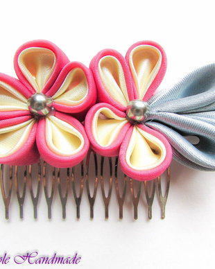 Pieptene par Gheisa- floare textila kanzashi