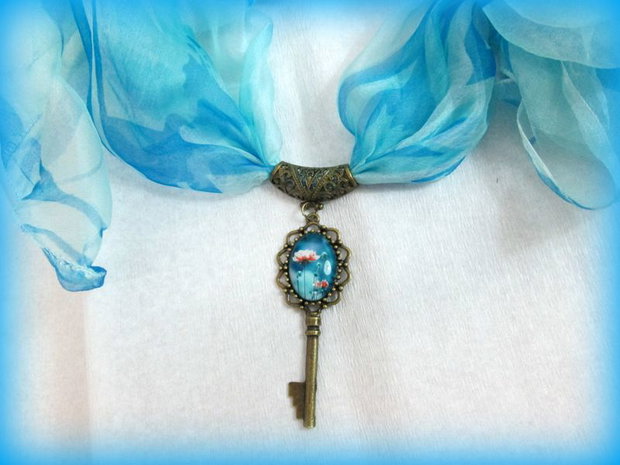 Esarfa colier