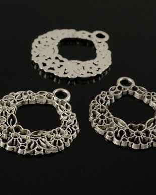 E792 Charms argintiu antic 30x25mm
