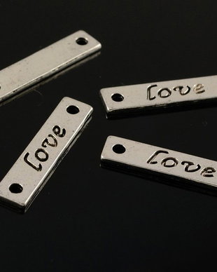 U797 Conector "love" argintiu antic 26x5mm