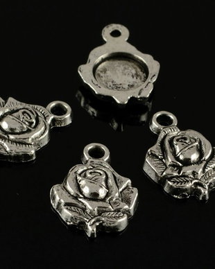 U827.2 Charms floare argintiu antic 20x14mm