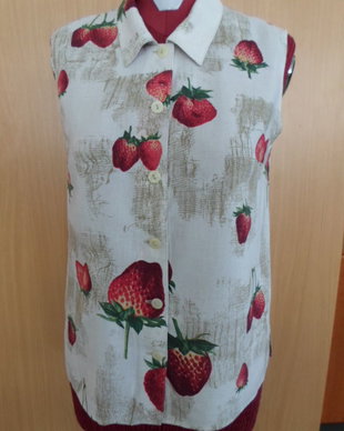 bluza cu capsuni