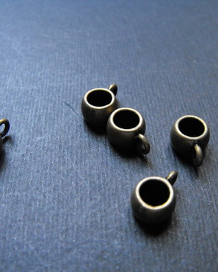 AGATATOARE PANDANTIV BRONZ - 11 X 8 X 6 MM