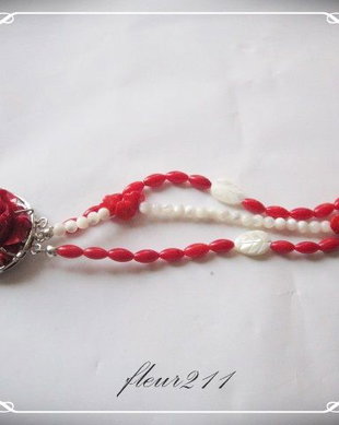 BRATARA- CORAL ROSU SI SIDEF ALB