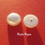 (2 buc) Perle tip Mallorca cabochon banut alb partial gaurit 6x14 mm