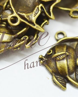 Charm peste, bronz antichizat
