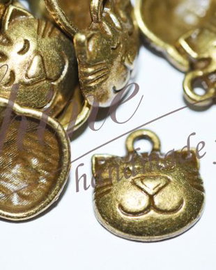 Charm cap de motanel, bronz antichizat