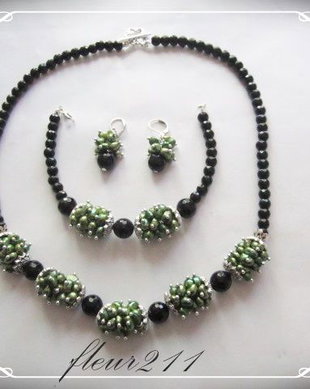 SET-ONIX NEGRU SI PERLE DE CULTURA