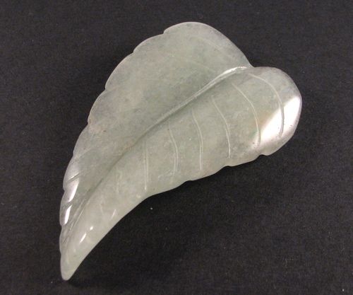 3381 - Pandantiv, frunza sculptata, aventurin verde, 72x42mm