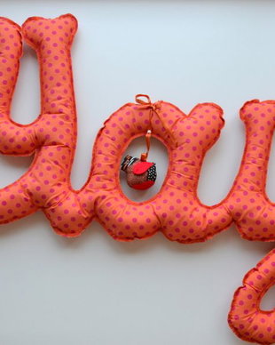 Litere decorative din material textil