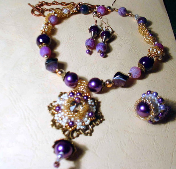 PROMOTIE ;set royal / elegant (colier cu pand.,cercei, inel) UN CADOU UNIC 49 LEI