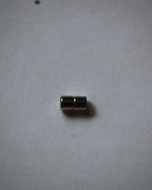 LI5 - inchizatoare magnetica argintie 5x5 mm