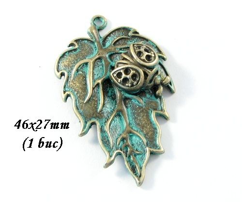 3562 - Pandantiv bronz patina verdigris frunza gargarita