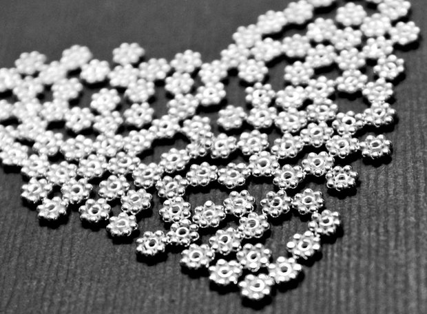 10b distantiere floare placate argint 4mm (SP0040)