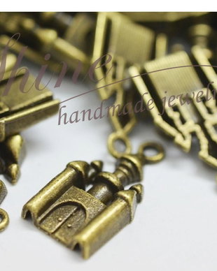 Charm castel, bronz antichizat