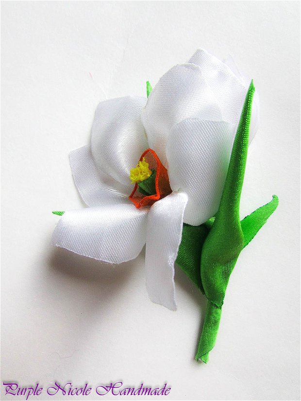 Brosa April - buchetel flori textile satin