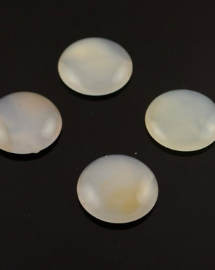 qCab32 Cabochon rotund agata usor transparenta, 20mm