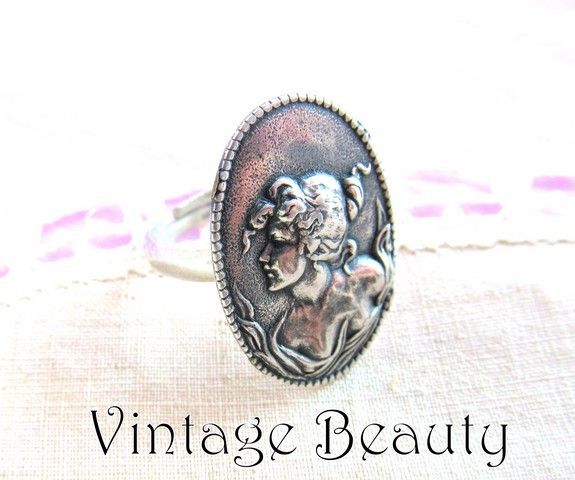 VINTAGE BEAUTY - INEL CAMEE