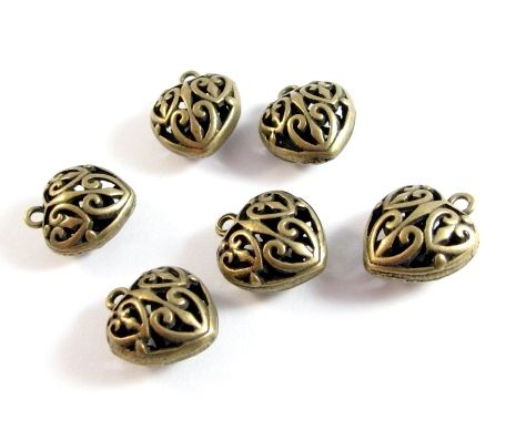 2116 # (6buc) Charm inima bronz, 19x16x9mm