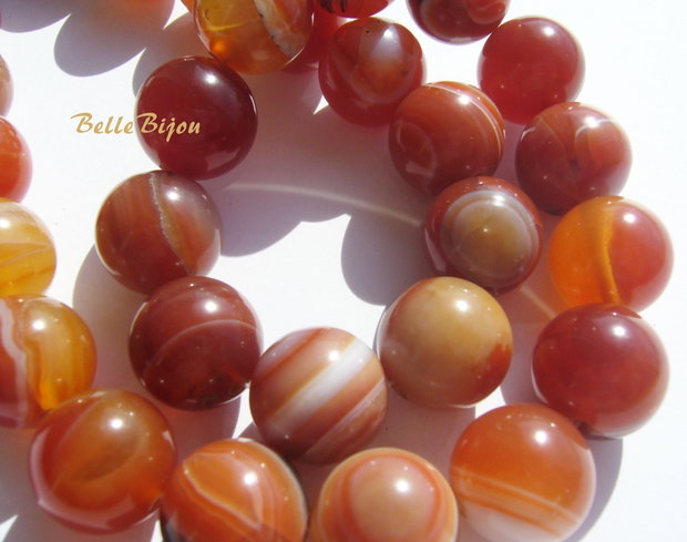 Agate dungate in nuante de rosu - caramiziu - alb 14 mm