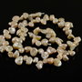 PE938 Perle biwa, piersica, dimensiuni intre 4-11mm