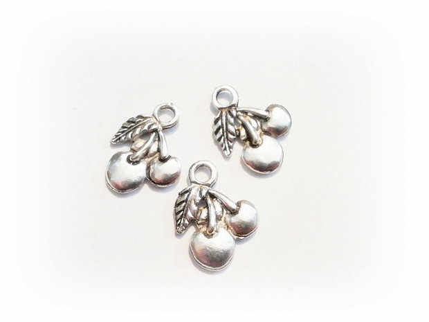 1b charm cirese,placat argint antichizat 20x15mm SRG0 01