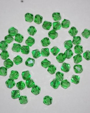 LMS435 - margele biconice sticla verde 4 mm