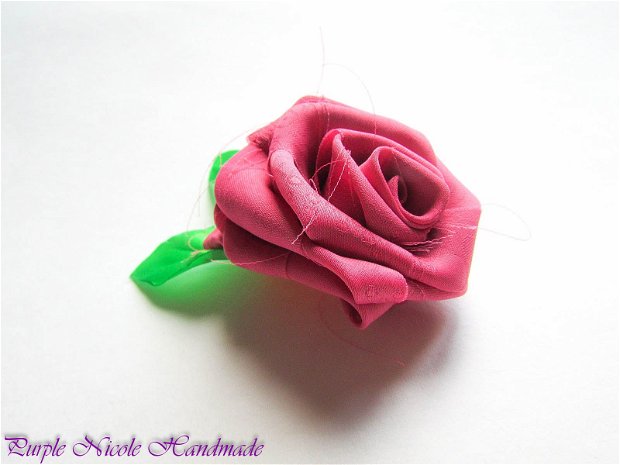 Brosa Zmotocel - trandafir roz