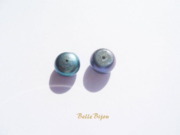 (2 buc) Perle peacock SEMI - gaurite de diametru aprox 10.5 mm