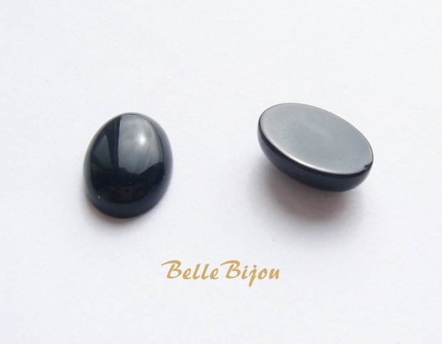 (2b) Cabochon oval din onix 14.5x10.5x4.5 mm
