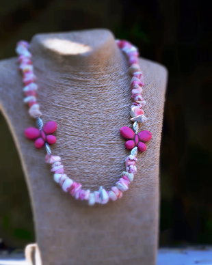Colier howlit "La vie en rose"