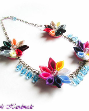 Midsummer Flowers - colier flori saten, cristale sticla
