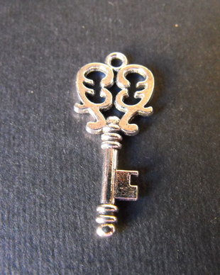 PANDANTIV CHEIE - 32 X 13 MM