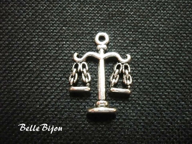 Balanta 3D 6x18x22.5 mm argintie antichizata