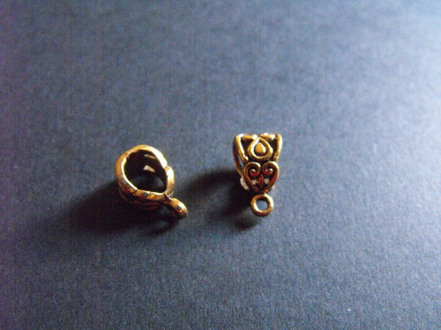 AGATATOARE AURIE - 13 X 8 MM