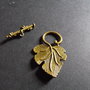 INCHIZATOARE BRONZ FRUNZA -  37 X 22 MM