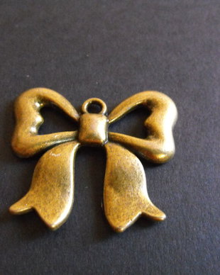 PANDANTIV BRONZ FUNDA - 30 X 35 MM