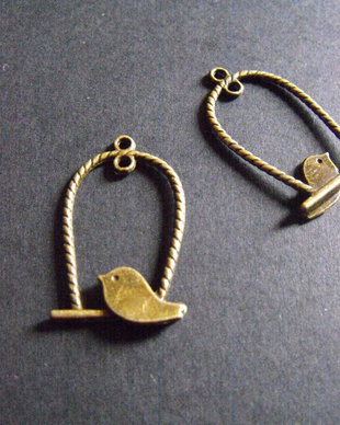 PANDANTIV BRONZ - 32 X 17 MM