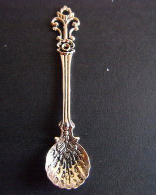 PANDANTIV LINGURA DECORATIVA - 70 X 14 MM