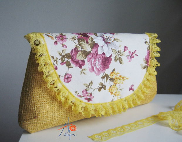 Yellow garden clutch pentru comanda