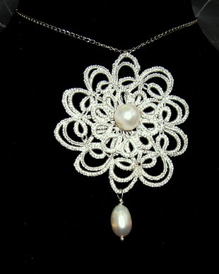 Pandantiv tehnica tatting