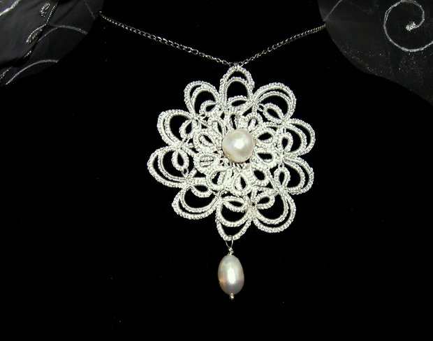 Pandantiv tehnica tatting