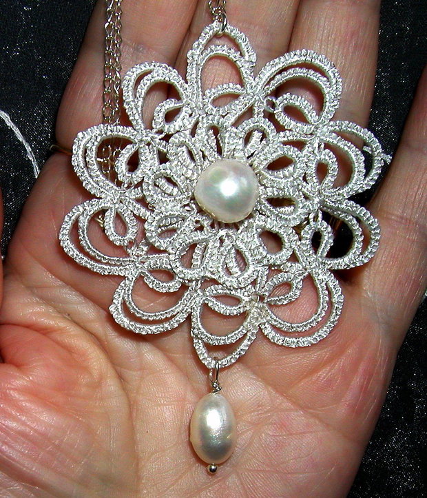 Pandantiv tehnica tatting