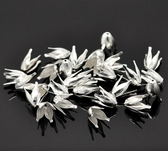 2b element decorativ placat argint floare 13x8mm (SP0116)